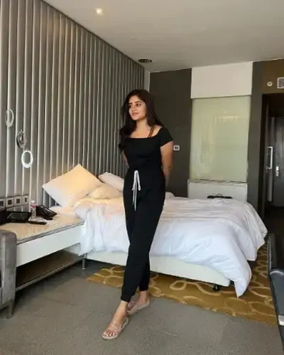 Call Girls Amber Cash On Delivery