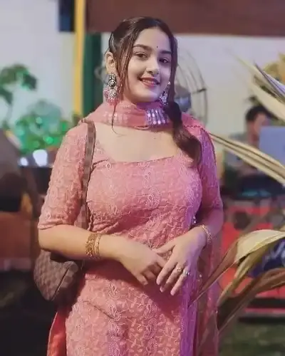 Call Girls Amber Cash On Delivery